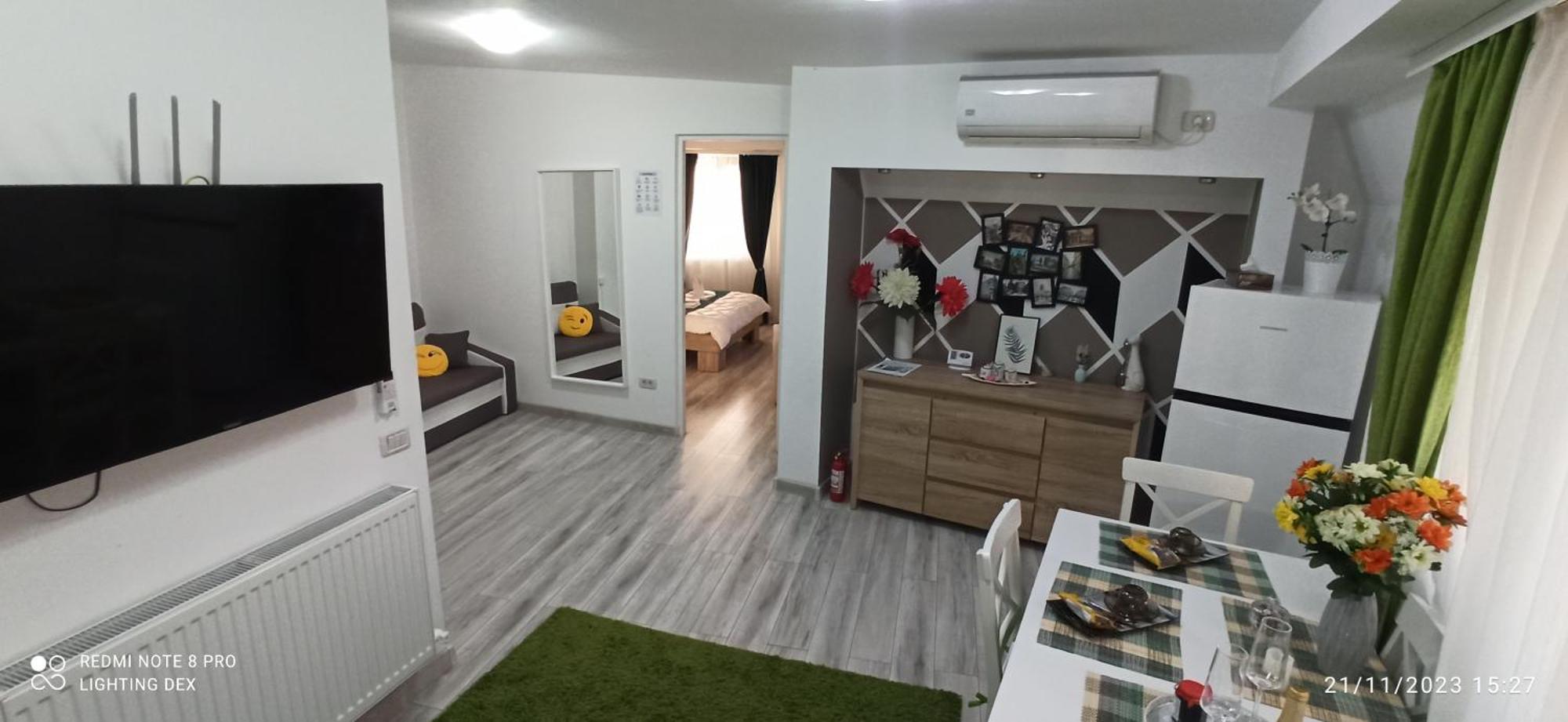 Comfortable Apartment University Square Bukares Bagian luar foto