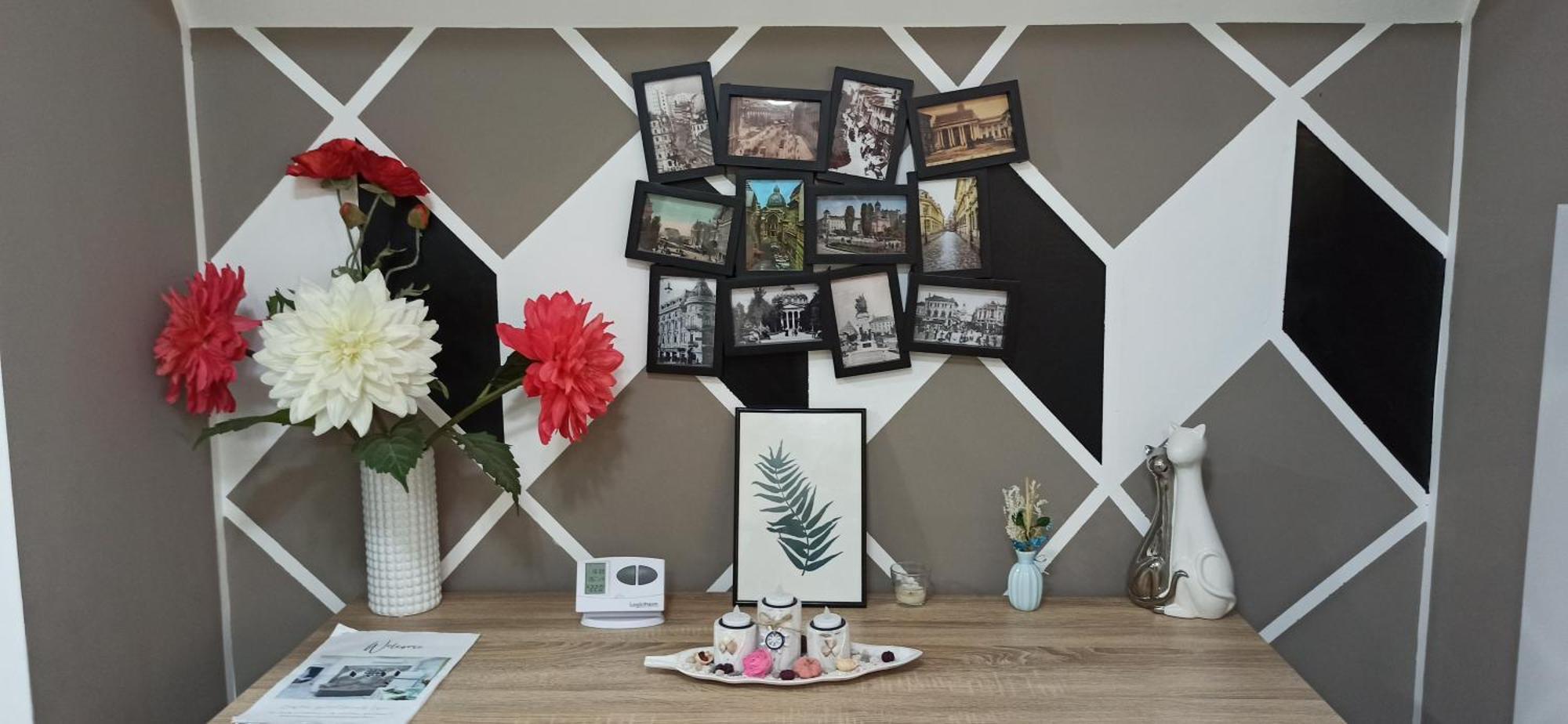 Comfortable Apartment University Square Bukares Bagian luar foto